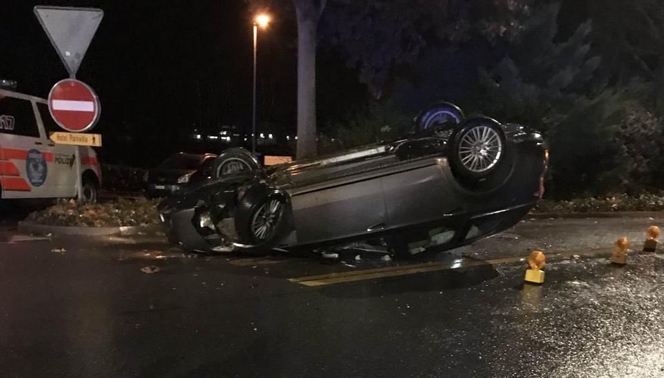 Vier Personen wurden unbestimmt verletzt bei dem Unfall. Bild: SHpol