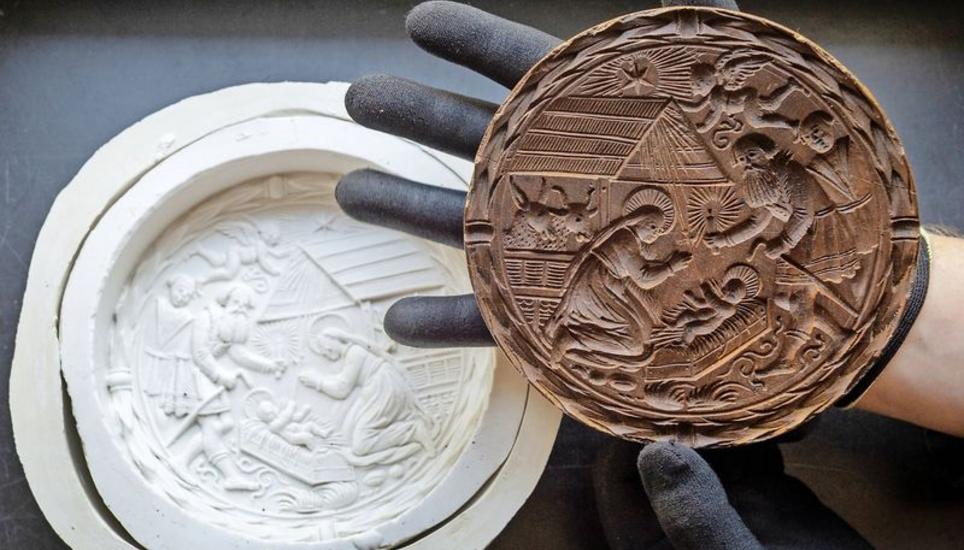 Eine filigran gearbeitete Krippenszene für ein etwa handtellergrosses Anisguetsli. Bild: Melanie Duchene