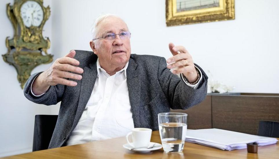 Durch die rückwirkende Einforderung seines Ruhegehalts machte alt Bundesrat Christoph Blocher Schlagzeilen. Archivbild: Melanie Duchene