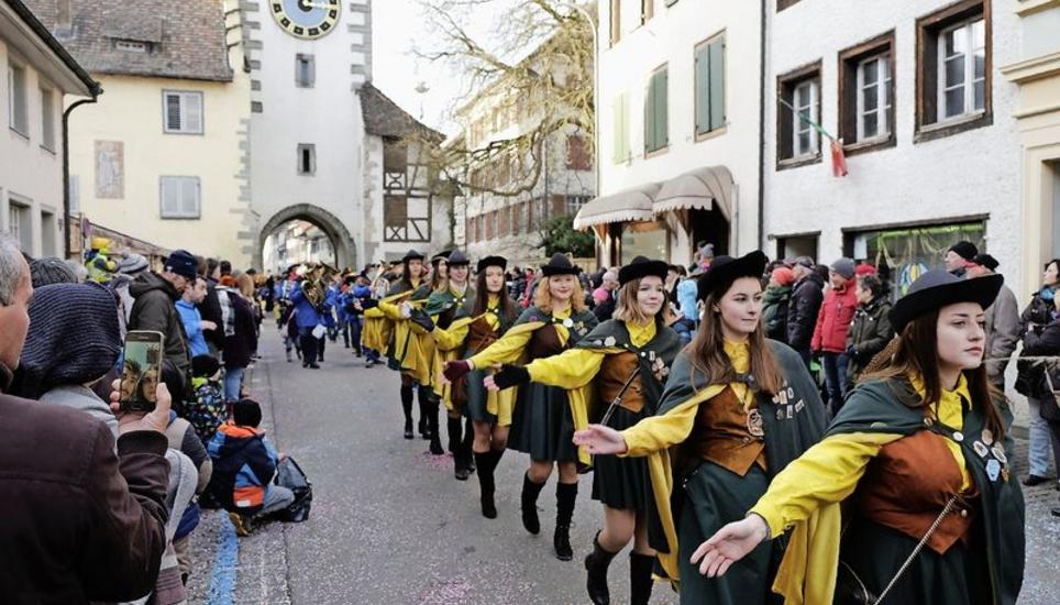 Besonders elegant zeigten sich die «Eichelklauber» aus dem benachbarten Gailingen. Ihre Zunft hat Wurzeln bis ins Mittelalter.