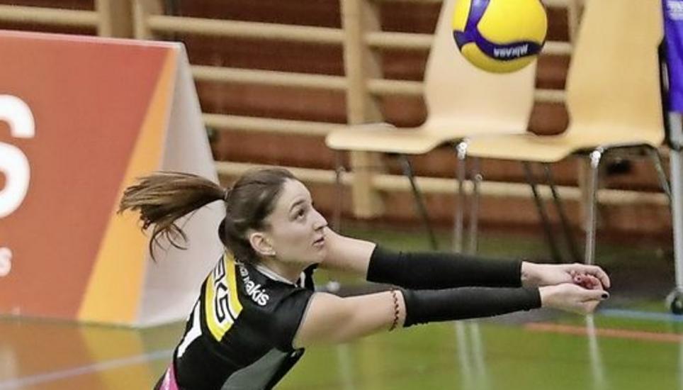 Im Cup-Achtelfinal in Neuenburg (1:3) spielte Laura Koutsogiannakis (früher Unternährer) erstmals nach ihrer Verletzung länger. Bild: W. Schläpfer