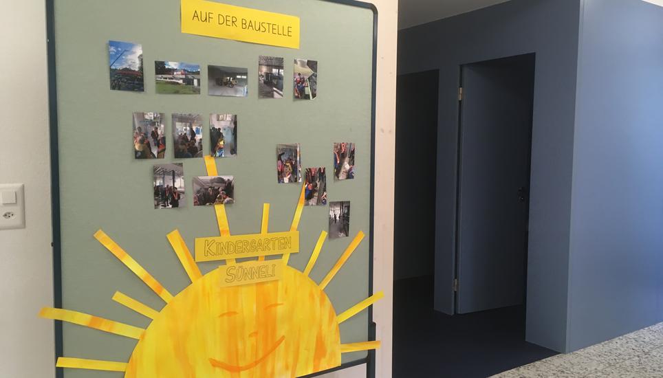 Nach den Sanierungsarbeiten wurde der Kindergarten «Sünneli» nun eingeweiht. Bild: Radio Munot