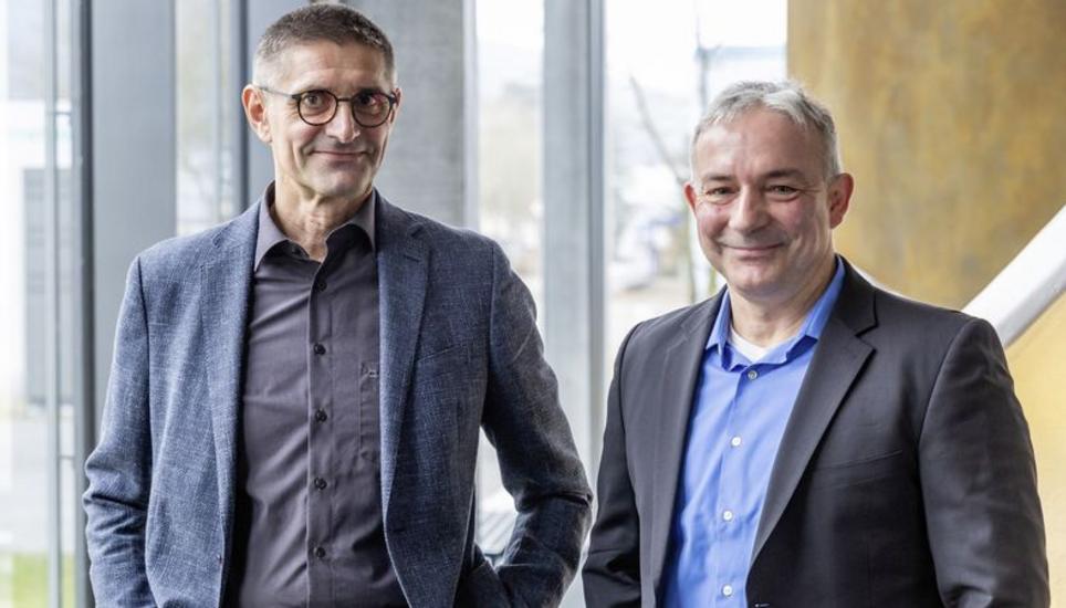 Die Syntegon-Geschäftsführer in Beringen: Marcello Pezzotti (links, Services) und Bruno Oberle (Packaging). Bild: Roberta Fele