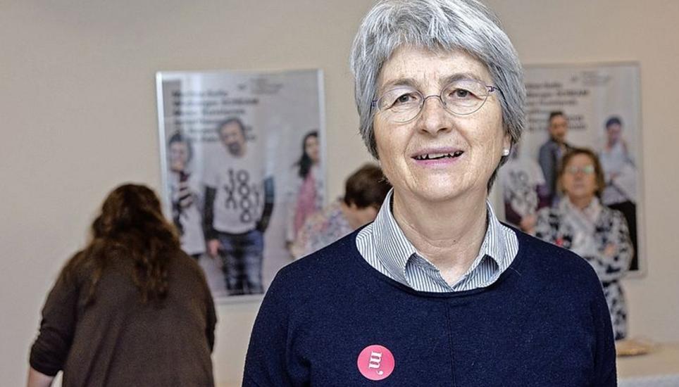 Auf der Suche nach Gebäckmodeln ist Rosmarie Müller – obwohl ihr Guetsli häufig anbrennen würden.