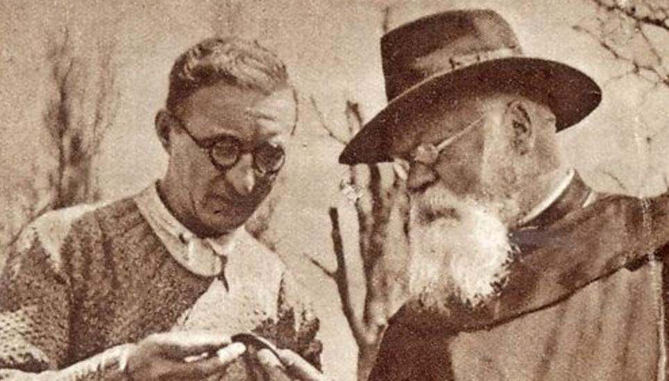 Diese Aufnahme aus den frühen 1930er-Jahren zeigt Karl Keller-Tarnuzzer (l.) zusammen mit dem aus Waldshut stammenden früheren Erzbischof von Bukarest, Raymund Netzhammer. Bild: Museum für Archäologie TG