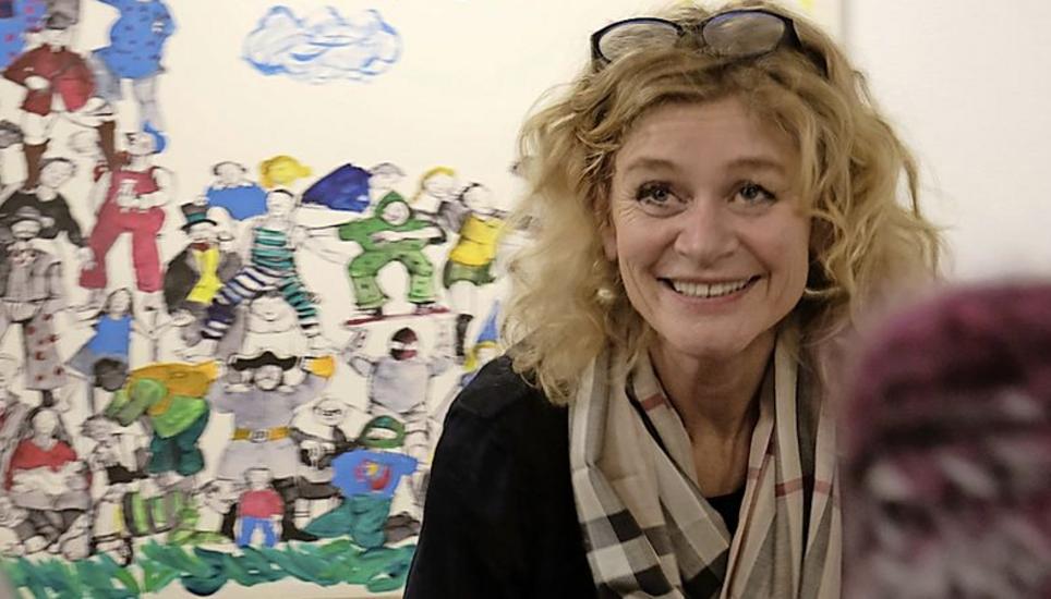 Hanna Scheuring nach der Lesung im Gespräch mit den Zuhörerinnen. Bild: ajo