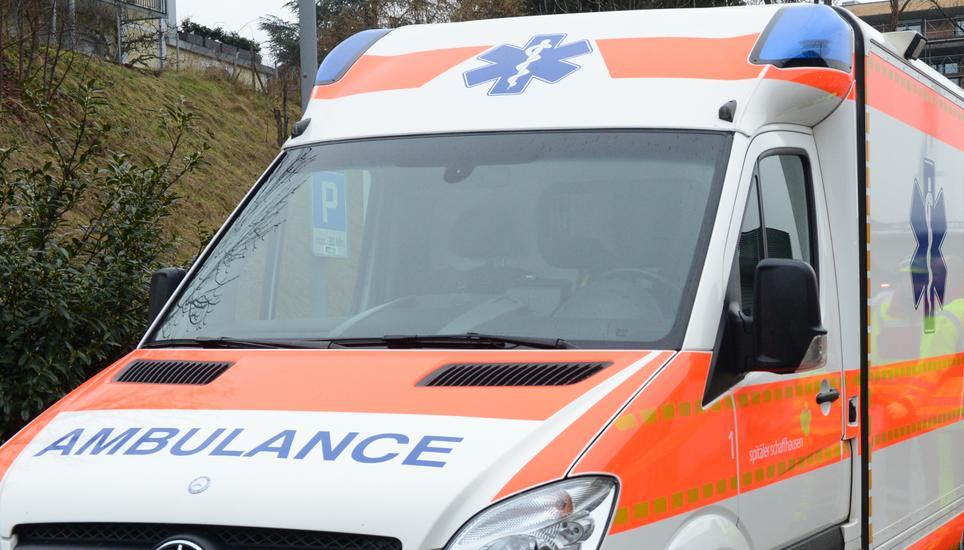 Der Mann musste noch auf der Unfallstelle betreut werden, ehe er mit einem Helikopter ins Spital geflogen wurde.