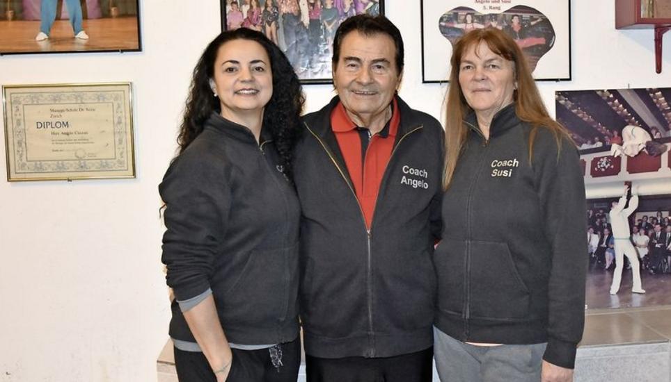 Sie freuen sich auf den 80. Geburtstag von Angelo Cicconi: Tochter Sonia Colavitto-Cicconi (Tanzpartnerin von 1980 bis 1982, l.) und Susanne Huber, mit der er seit 1983 bis heute gemeinsam Rock ’n’ Roll tanzt. Bilder: hcs