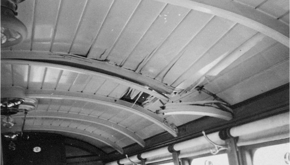 Schäden an der Strassenbahn zwischen Schaffhausen und Schleitheim. Bild: Stadtarchiv