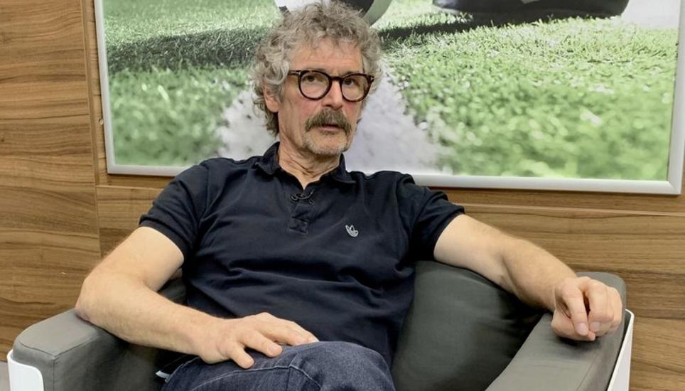 Jean-Jacques Fasnacht zum Umgang mit dem Coronavirus: Seit 35 Jahren ist er Teamarzt der Kadetten-Handballer und nimmt regelmässig am «Engadiner» teil. Bild: hcs.