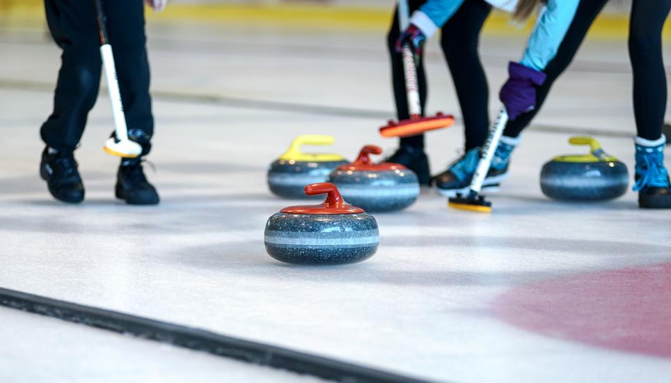 2021 werden die Curling-Steine über das Schaffhauser Eis schlittern. Symbolbild: Pixabay