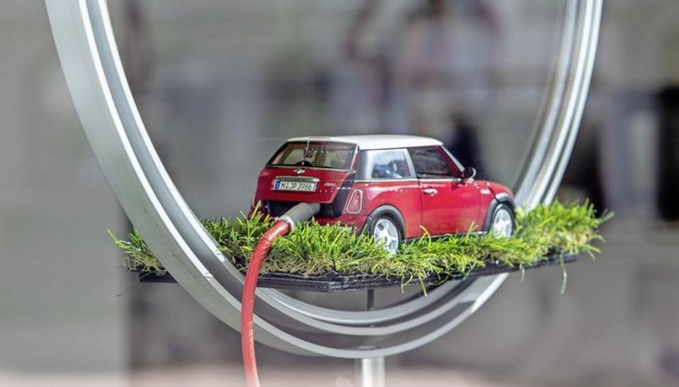 Elektroautos könnten schon bald mit Beiträgen von bis zu 5000 Franken gefördert werden. Bild: Roberta Fele