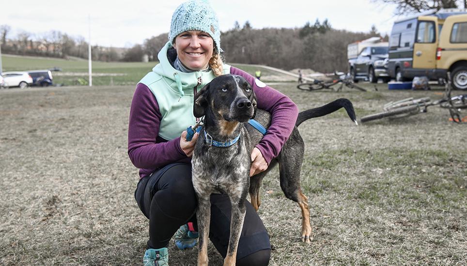 «Die Schlittensaison ist fertig: Los gehen die Dreckrennen», so Marketa Bednar, zweiter Platz der Biker. Bild: Melanie Duchene