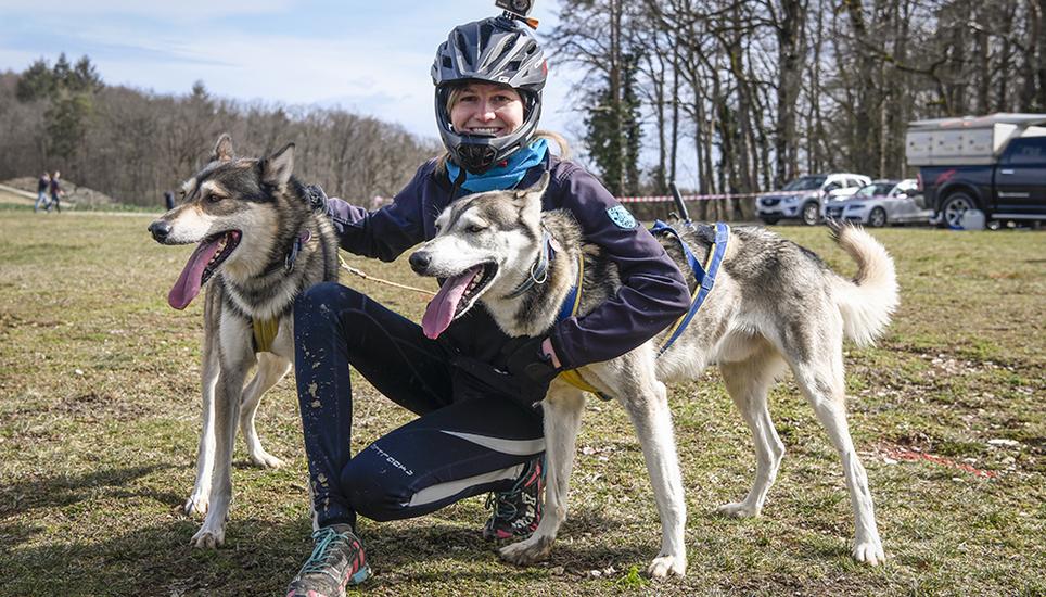 Scooterweltmeisterin 2018, Jessica Paulsen, fuhr mit ihren Huskys auch am Samstag ein schnelles Rennen. Bild: Melanie Duchene
