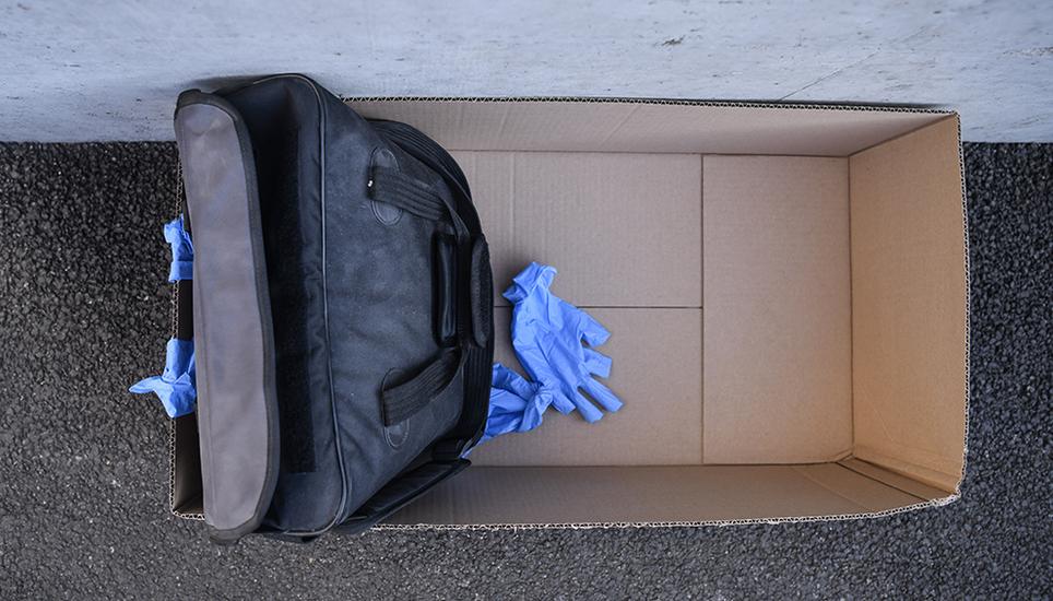 Auch das gehörte zur Prüfung: Schutzhanschuhe. Bild: Melanie Duchene