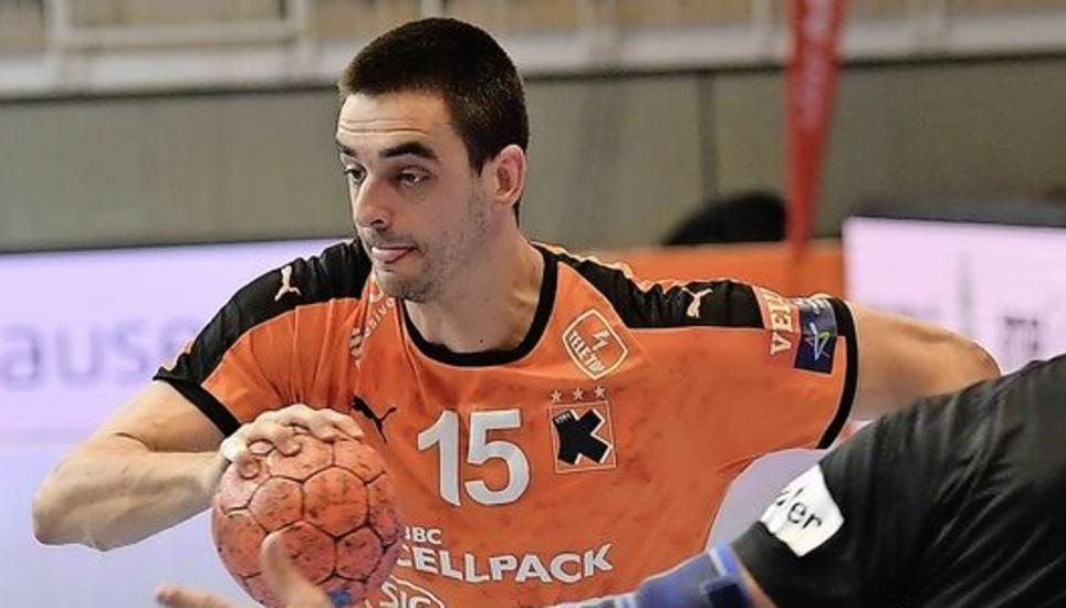 Zarko Sesum ist bei den Kadetten einer der Schlüsselspieler. Er hat sich nun entschieden, mit seiner Familie hierzubleiben. Bild: Michael Kessler