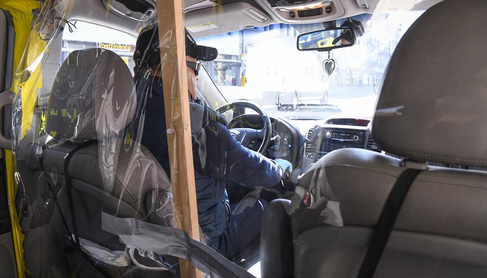 Auch indirekt betroffene Berufsgruppe - wie etwa Taxifahrer - sollen Unterstützung vom Bund erhalten. Bild: Melanie Duchene
