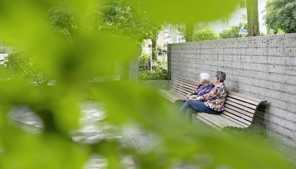Eine Patientenverfügung wird empfohlen, damit Angehörige im Ernstfall wissen, wie es weitergehen soll. Bild: Key