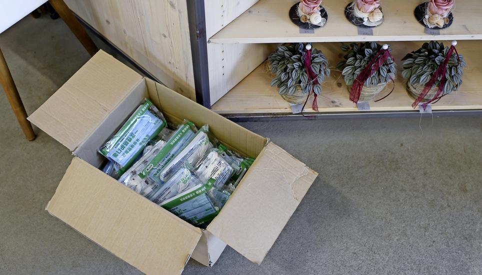 Private sind in den Handel mit Schutzmasken eingestiegen. Hygienemasken sollen in erster Linie das Gegenüber schützen. Bild: Key