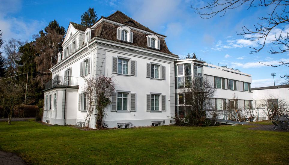 Die Privatklinik Belair darf mit den notwendigen Sicherheitsvorkehrungen alle Eingriffe und Behandlungen wieder durchführen. Bild: Roberta Fele