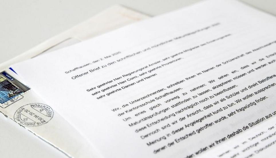 Trotz Coronakrise finden die Maturitätsprüfungen statt. Dieser Entscheid sei unfair und fragwürdig, schreiben Kantischüler in einem offenen Brief. 82 Maturanden des Abschlussjahrgangs haben ihn unterschrieben. Bild: Roberta Fele