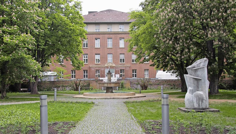 Weniger Behandlungen von Herzinfarkt- oder Schlaganfallpatienten: Das Krankenhaus Singen. Bild: Gudrun Trautmann