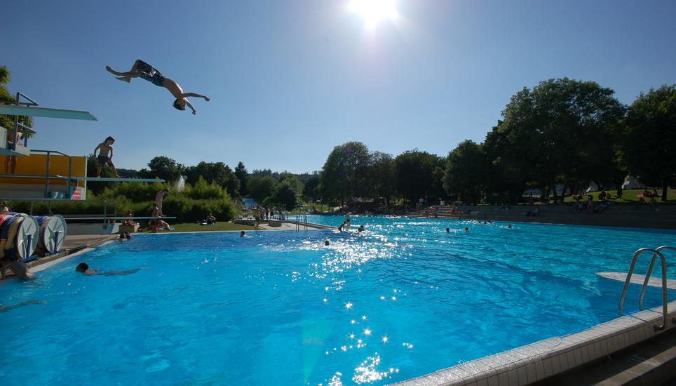 Ueli Jäger, Geschäftsführer des KSS Freizeitparks, ist überzeugt davon, dass im Freibad die Schtuzmassnahmen eingehalten werden können. Bild: KSS