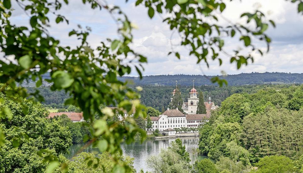 Bedingungsloses Grundeinkommen: In Rheinau (Bild) gescheitert, nun im Zürcher Kantonsrat ein Thema. Bild: Melanie Duchene