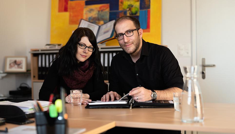Viele kleine Schritte, Beharrlichkeit und zunehmendes Selbstvertrauen bereiten den Weg zu einer Arbeitsstelle in der Wirtschaft. Bild ZVG / PETER SCHÄUBLIN