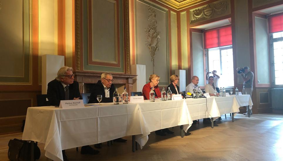 Die Mitglieder der Parlamentarischen Untersuchungskommission präsentierten am Dienstag ihren Bericht. Bild: heu
