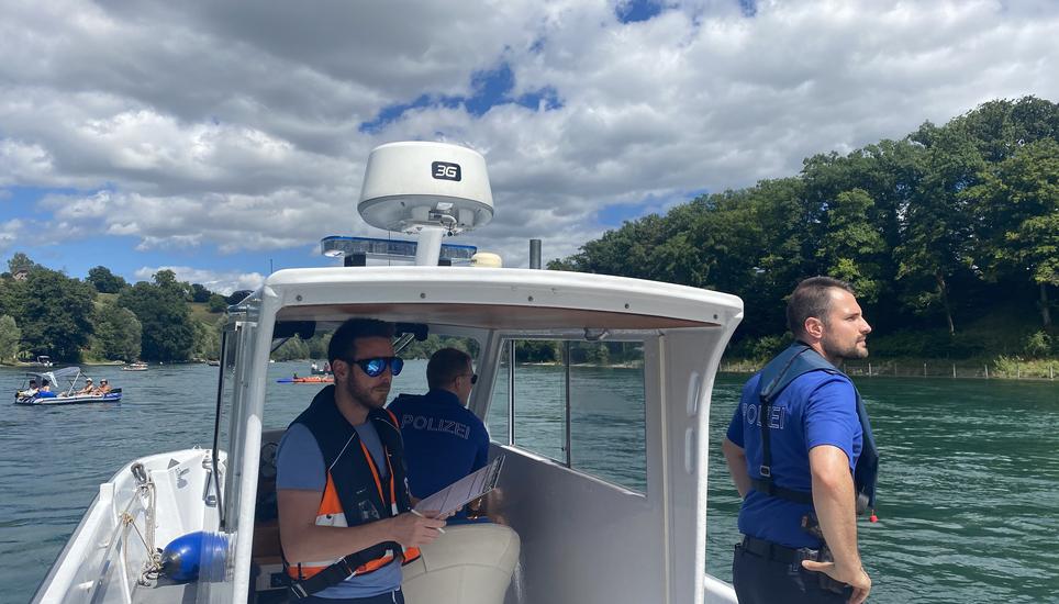 Insgesamt wurden rund zehn Boote von der Schaffhauser Polizei kontrolliert. Bild: Radio Munot