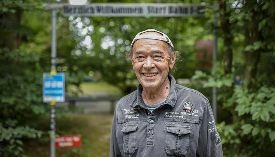 Die Minigolfanlage hält Betreiber Armin Weber (69) seit 44 Jahren auf Trab. Bild: Melanie Duchene