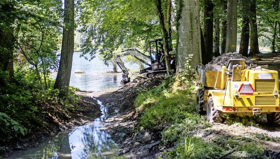 Der kühle Chleewisbach kann wieder direkt in die Kaltwasserwanne bei der Verlobungsbucht fliessen.