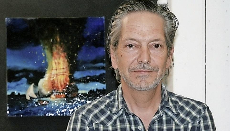 Stefan Kiss vor «Strandet» im Fischergässchen 12. Bild: Wolfgang Schreiber