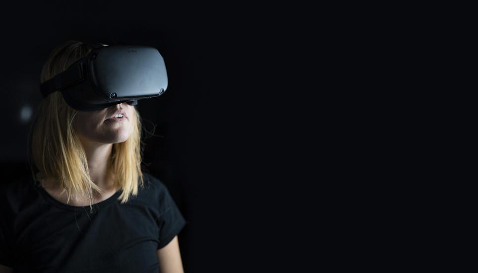 Bald dürfen sich die Besucher des vierten Obergeschosses des Kammgarn-Westflügels an Rennsimulationen in der virtuellen Realität ausprobieren. Zum Equipment gehört natürlich auch die VR-Brille. Symbolbild: Pixabay