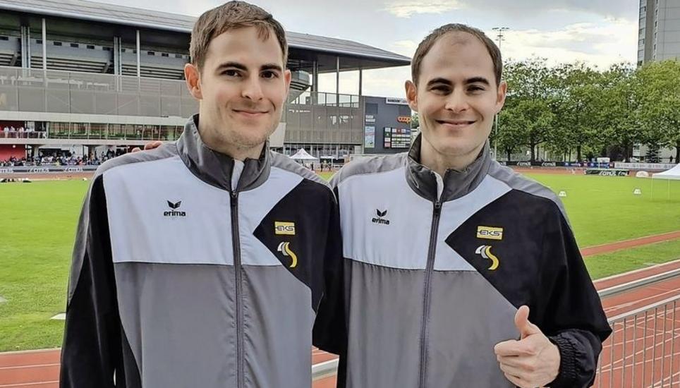 Roman Sieber (r.) sprang zu einer neuen Bestleistung, für Simon Sieber lief es in Bern nicht ganz so gut. Bild: Nico Oechslin