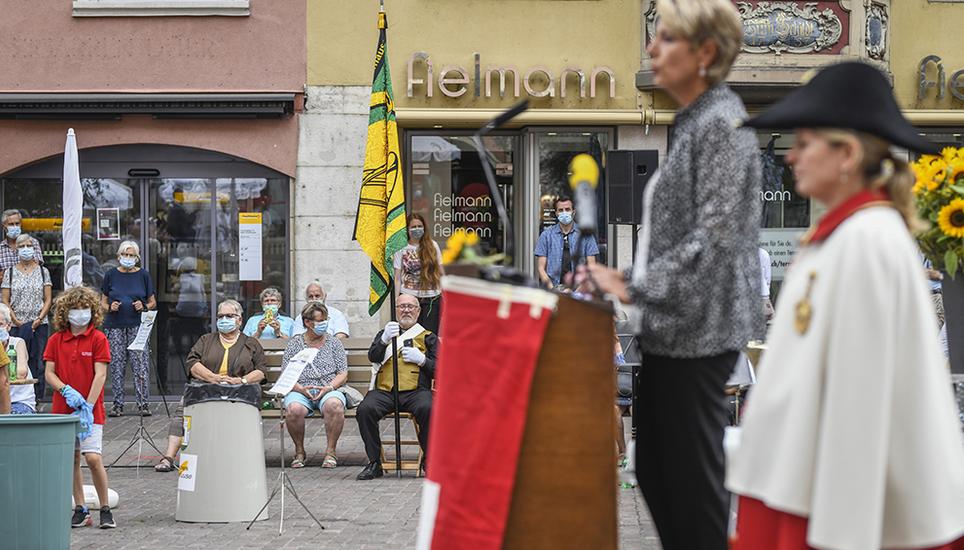 Keller-Sutter erinnerte daran, wie diese Krise den nationalen Zusammenhalt nachhaltig gefestigt habe. Bild: Melanie Duchene