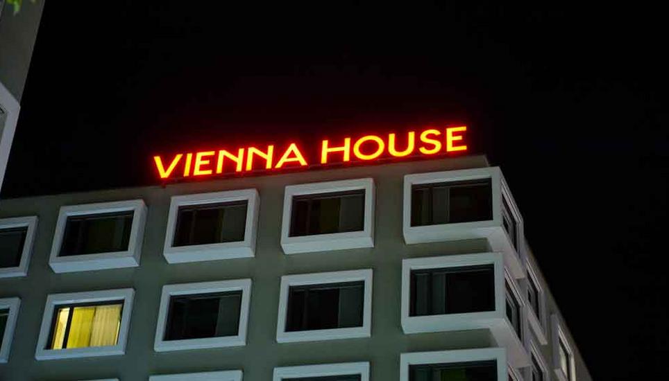 Das Vienna House in Schaffhausen ist seit Mitte März geschlossen. Ab dem 17. August sollen nun wieder die ersten Gäste empfangen werden. Bild: Selwyn Hoffmann