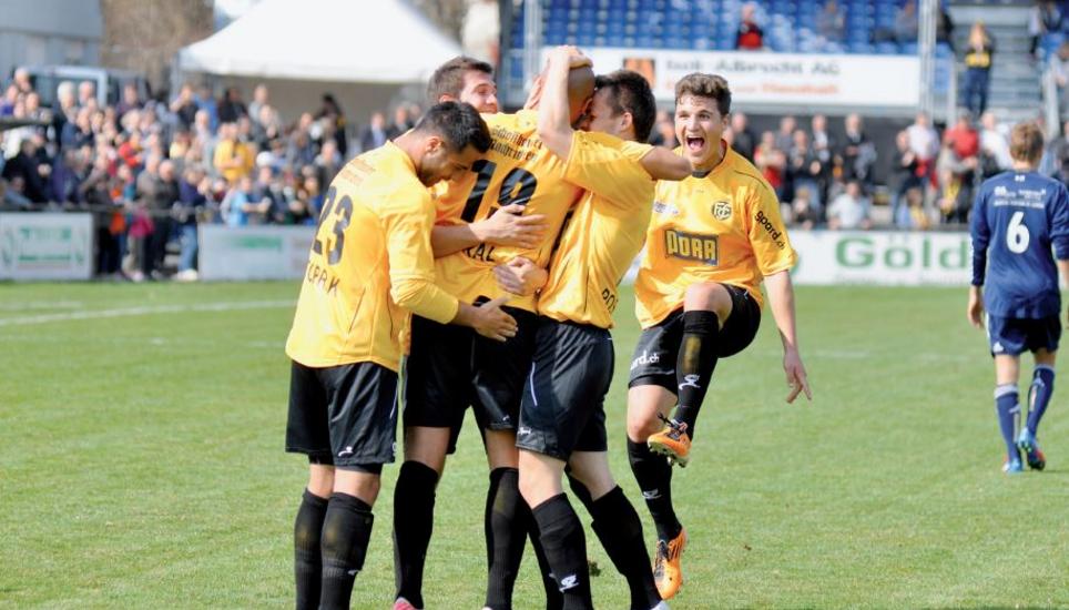 2012: (Fast) Ganz in Gelb ging es in der 1. Liga los – und direkt wieder rauf. Bild: dfk