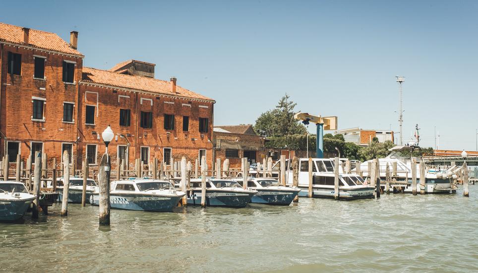 Wie viele Boote stehen insgesamt in Venedig? Richtig: viele. Bild: Roberta Fele
