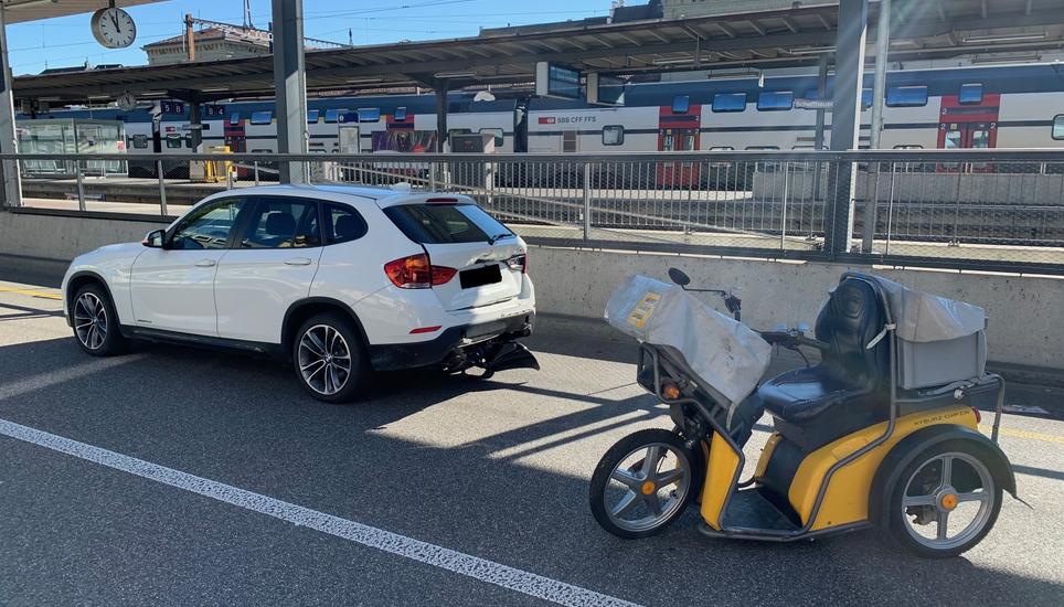 An beiden Fahrzeugen entstand beim Unfall Sachschaden. Bild: SHPol