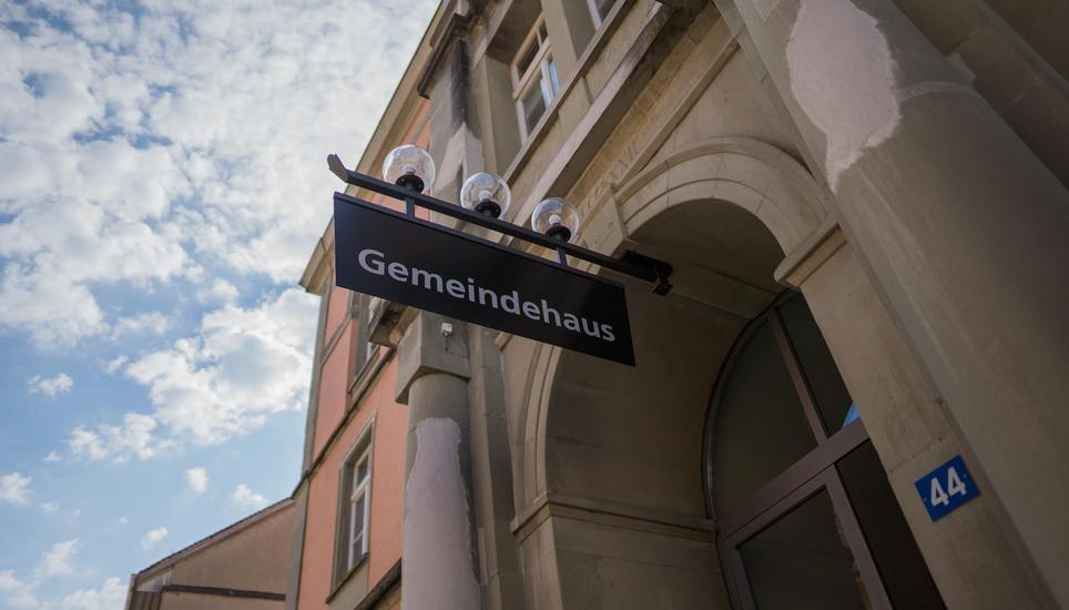 Die vier Gemeinderäte von Hallau wurden diesen Sonntag in ihrem Amt bestätigt. Bild: Marc Bührer