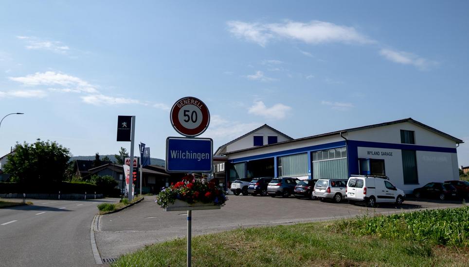 Der Unfall hat sich in der Gemeinde Wilchingen am Sonntagabend ereignet. Bild: Marc Bührer