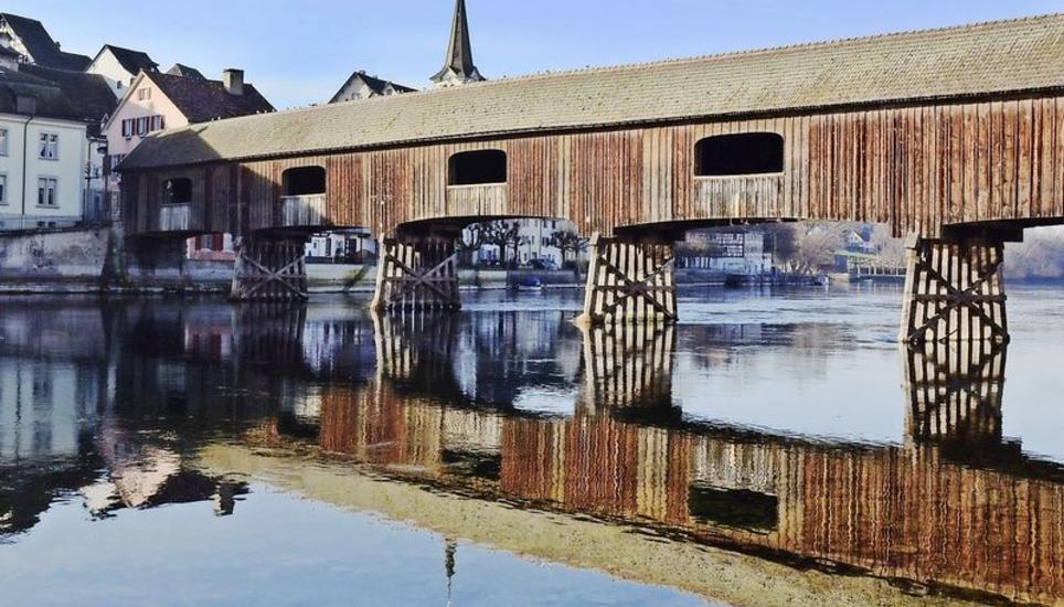 Die Diessenhofer Rheinbrücke ist für die nächsten Jahre ein Sanierungsfall. Bild: Thomas Martens