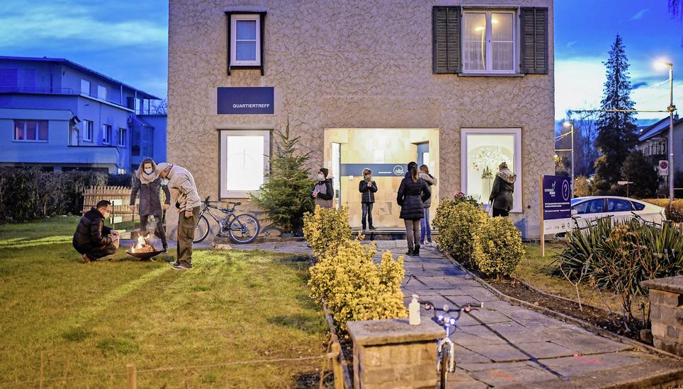 Die offizielle Einweihung folgt erst im nächsten Jahr, besuchen konnte man ihn schon gestern: Der neue Treffpunkt im Quartier Niklausen. Bild: Melanie Duchene