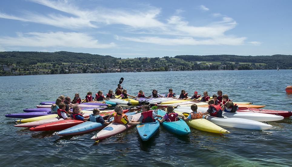 Kajak, Segeln, und Rudern sind fester Bestandteil des Sportunterrichts.