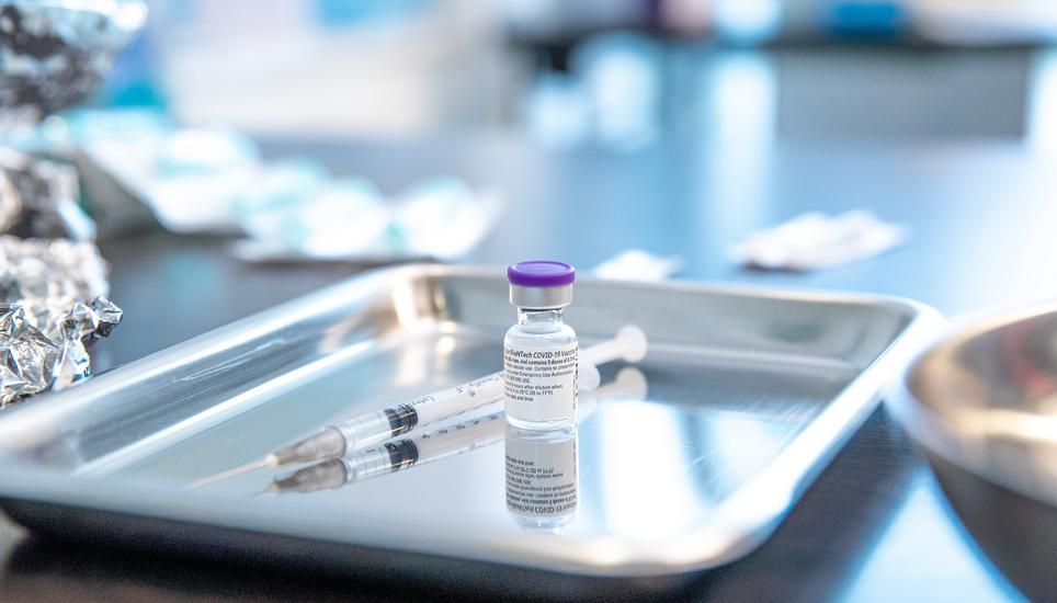 Weiterhin sind rund ein Drittel der Schweizerinnen und Schweizer nicht geimpft. Bild: Melanie Duchene