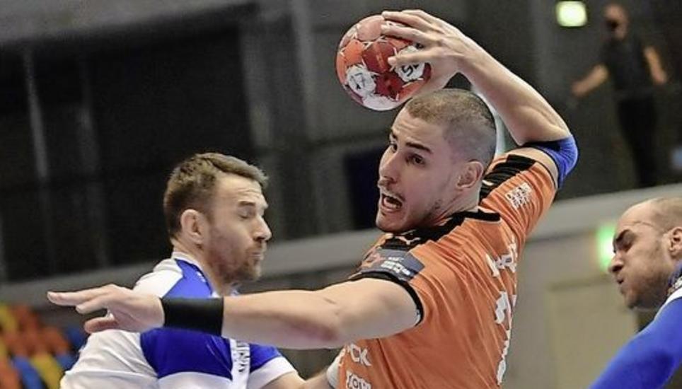 Luka Maros setzt sich gegen die ungarische Deckung durch. Bild: Michael Kessler