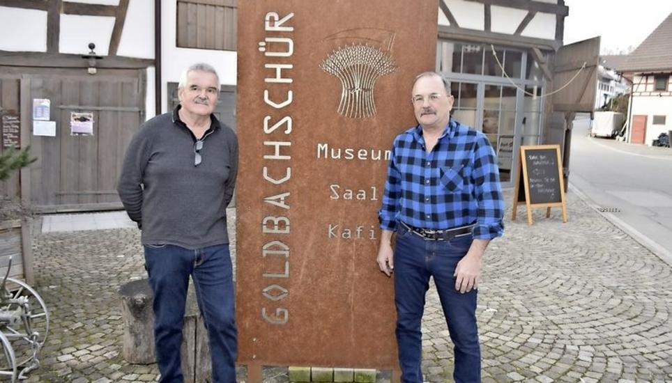 Werner Meier (links) und Richard Strässler sind froh, dass das Dorfmuseum im Goldbachschür in Hüntwangen bald wieder geöffnet werden kann. Bild: Thomas Güntert