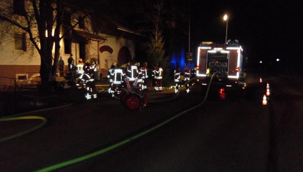 18 Einsätzekräfte der Feuerwehr waren vor Ort.